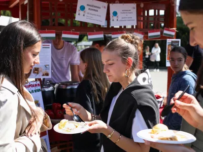 Ob kuharskih spretnostih krepili tudi kulturno inteligenco