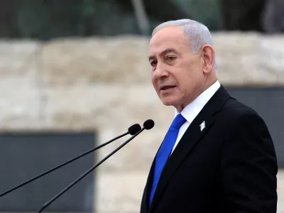FILE PHOTO: Israel's Prime Minister Benjamin Netanyahu speaks during a ceremony commemorating Israel's Remembrance Day for fallen soldiers, or Yom HaZikaron, at the Military Cemetery on Mount Herzl in Jerusalem April 21, 2026.   ILIA YEFIMOVICH/Pool via REUTERS/File Photo
