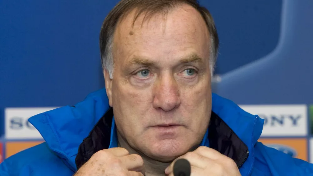 Zenit St Petersburg's manager Dick Advocaat attends a news conference in Minsk, November 4, 2008. Zenit St Petersburg will play BATE Borisov in a Champions League soccer match at Dinamo stadium on November 5. REUTERS/Vasily Fedosenko (BELARUS)