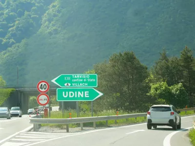 Udine, Videm, kažipot, Italija. Foto: Profimedia