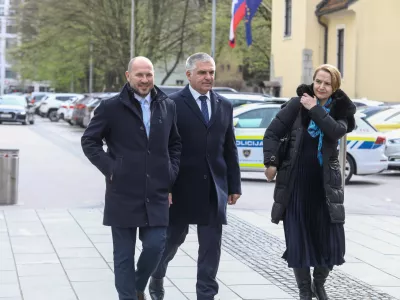 Jernej Vrtovec, Marko Lotrič, Tina Bregantkoalicija NSi, SLS in Fokus Marka Lotriča Jerneja Vrtovca30.3.2026 - Predsednica republike Nata&scaron;a Pirc Musar bo v uradu predsednice (Erjavčeva 17) na neformalne pogovore sprejela predsednico in predsednike strankFoto: Luka Cjuha