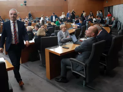 11.05.2026 - parlament - izredna seja DZJernej VrtovecJanez Cigler KraljFoto: Tomaž Skale