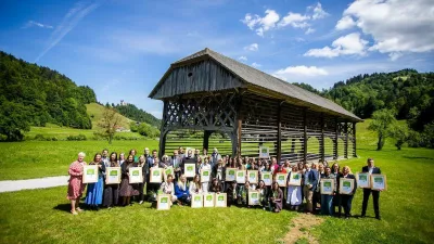 Slovenska turistična organizacija (STO) je na Zelenem dnevu slovenskega turizma danes podelila 50 znakov Slovenia Green. F STO