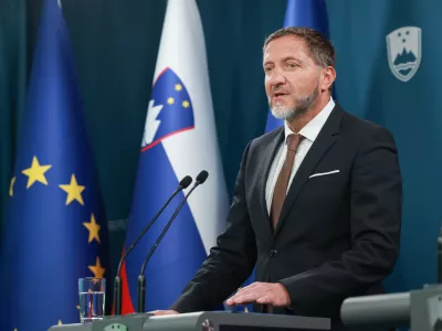 Ljubljana, vlada.Novinarska konferenca po redni tedenski seji vlade.Minister za finance Klemen Bostjancic.