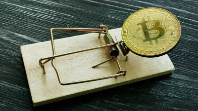 2CA0P1P Mousetrap and bitcoin coin. Cryptocurrency scam or fraud concept. / Foto: Reuters