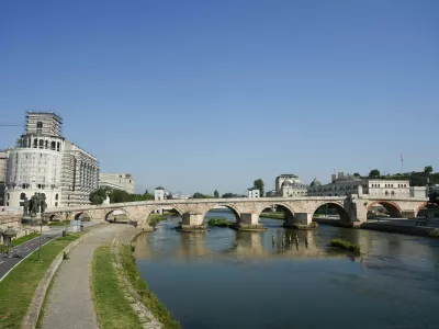 17.07.2024., centar grada, Skoplje (Sjeverna Makedonija) - Skoplje (makedonski: Skopje) glavni je i najveci grad Sjeverne Makedonije. Skoplje je grad poznat po velikom broju statua, koje su mahom nastale u posljednjoj deceniji, ima ih vise od stotinu, a podignute su ponajvise sa ciljem "izgradnje nacionalnog ponosa i podsticanja turizma". Grad lezi u Skopskoj kotlini, na obalama Vardara, i u njemu zivi oko pola milijuna stanovnika. Photo: Dejan Rakita/PIXSELL/PIXSELL