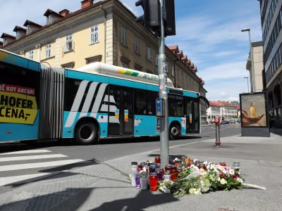 18.05.2026 - nesreča na Kopitarjevi, rožeFoto: Tomaž Skale
