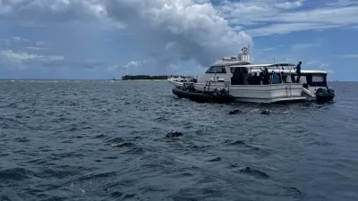 Rescue personnel and divers take part in a recovery operation for last two bodies of Italian scuba divers who died in an accident in underwater caves near Vaavu Atoll, Maldives, in this handout photo released on May 20, 2026. Maldives President's Office/ Handout via REUTERS THIS IMAGE HAS BEEN SUPPLIED BY A THIRD PARTY. NO ARCHIVES. NO RESALES. MANDATORY CREDIT. BEST QUALITY AVAILABLE.