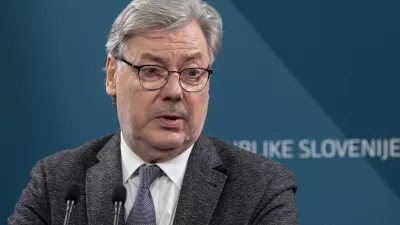 Ljubljana, vlada.Izjava po redni tedenski seji vlade.Drzavni sekretar za mednarodne zadeve ter nacionalno in mednarodno varnost v kabinetu predsednika vlade Vojko Volk.