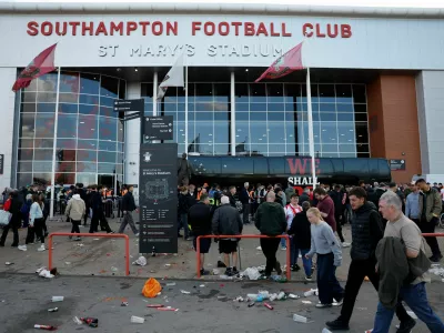 FILE PHOTO: Soccer Football - Championship - Play Offs - Semi Final - Second Leg - Southampton v Middlesbrough - St Mary's Stadium, Southampton, Britain - May 12, 2026 Southampton fans outside the stadium before the match. Action Images/Peter Cziborra EDITORIAL USE ONLY. NO USE WITH UNAUTHORIZED AUDIO, VIDEO, DATA, FIXTURE LISTS, CLUB/LEAGUE LOGOS OR 'LIVE' SERVICES. ONLINE IN-MATCH USE LIMITED TO 120 IMAGES, NO VIDEO EMULATION. NO USE IN BETTING, GAMES OR SINGLE CLUB/LEAGUE/PLAYER PUBLICATIONS. PLEASE CONTACT YOUR ACCOUNT REPRESENTATIVE FOR FURTHER DETAILS../File Photo