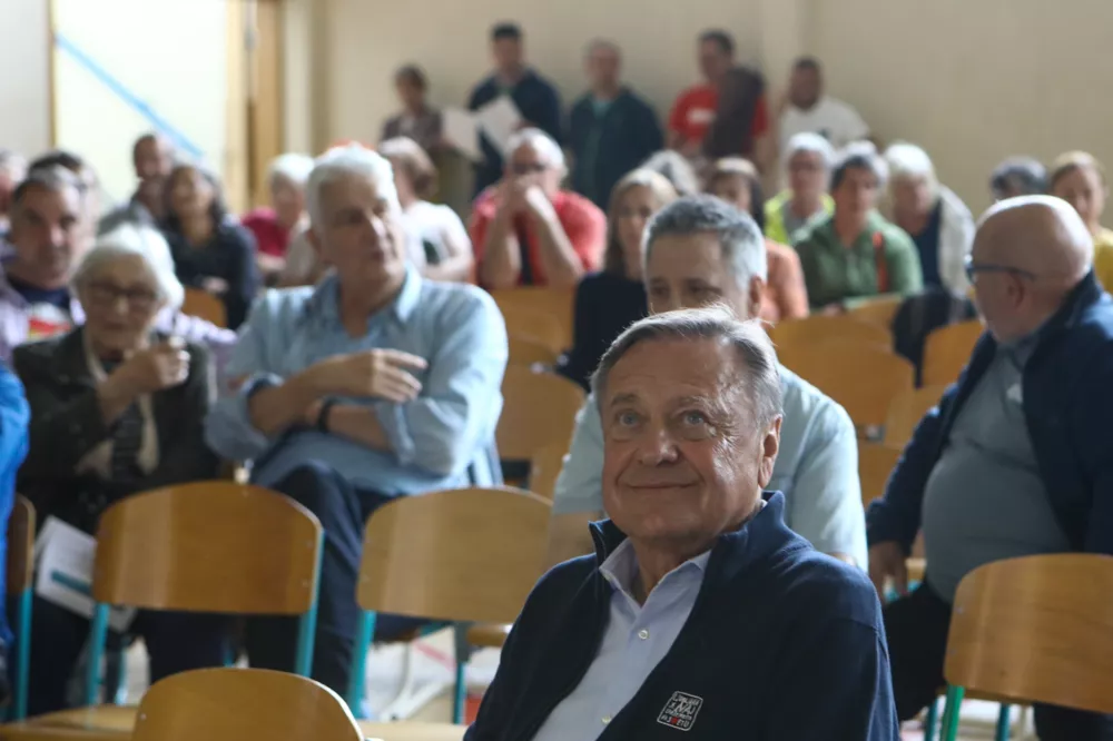 20.5.2026 - zbor krajanov &scaron;tepanjsko naselje - parkirna problematika - parkiranjeFoto: Luka Cjuha
