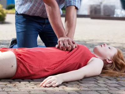 za nekatere je to nerodna situacija, toda re&scaron;evanje življenja bi moralo biti na prvem mestu. / Foto: Istock