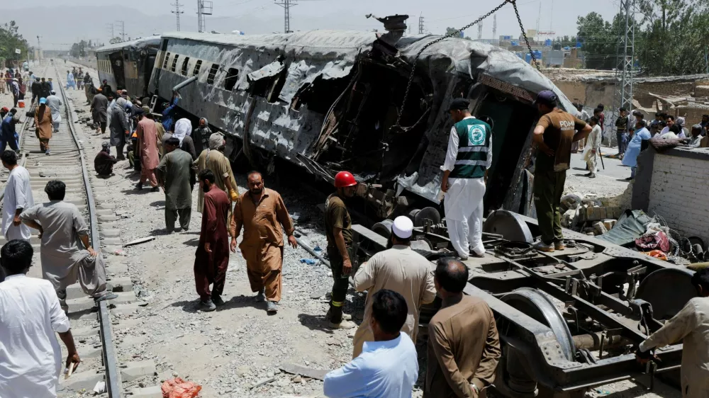 Railway staff work at the site, after a blast near a railway track in Quetta, Pakistan May 24, 2026. REUTERS/Naseer Ahmed   TPX IMAGES OF THE DAY