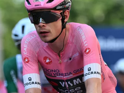 Cycling - Giro d'Italia - Stage 15 - Voghera to Milan - Italy - May 24, 2026 Team Visma - Lease a Bike's Jonas Vingegaard in action during the race REUTERS/Jennifer Lorenzini