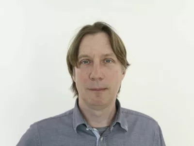 Damjan Franc Lu- Redakcija Dnevnik 2024 - portreti za komentarje in kolumne - kolumnisti - komentatorji &ndash; novinarji - portret //FOTO: Luka Cjuha
