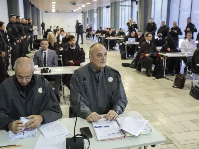 Zagovori po več kot treh letih: obtoženi zavrača obtožbe, da bi bil Dalton
