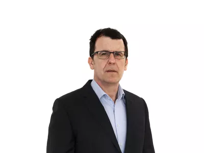 Sebastjan MorozovZA ONLINE - Redakcija Dnevnik 2024 - portreti za komentarje in kolumne - kolumnisti - komentatorji &ndash; novinarji - portret //FOTO: Luka Cjuha