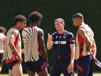 Soccer Football - UEFA Conference League - Final - Crystal Palace Training - Crystal Palace FC Training Ground, London, Britain - May 26, 2026 Crystal Palace manager Oliver Glasner, Maxence Lacroix, Jaydee Canvot and Chadi Riad during training REUTERS/David Klein