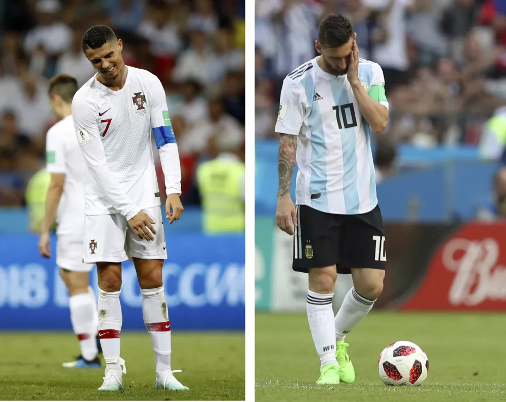This combo photo shows Argentina's Lionel Messi, right, and Portugal's Cristiano Ronaldo reacting during their round of 16 matches respectively against France and Uruguay, at the 2018 soccer World Cup, at the Kazan Arena and at the Fisht Stadium in Sochi, Russia, Saturday, June 30, 2018. (AP Photo) / Foto: Ap