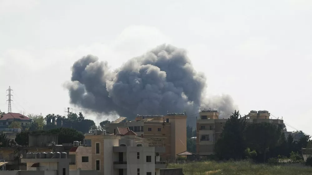 Smoke billows following an Israeli strike in Kfar Joz, Lebanon May 26, 2026. REUTERS/Stringer