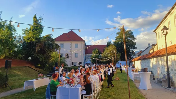 Kranj v pričakovanju turističnega živžava, a tudi iskanja postelj
