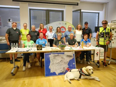 Ljubljana, Planinska zveza Slovenije.novinarska konferenca odbora inPlaninec, na kateri so predstavili zgodbo 28 inPlanink in inPlanincev ter psicke vodicke, ki so skupaj prehodili 319 kilometrov portugalskega Camina.