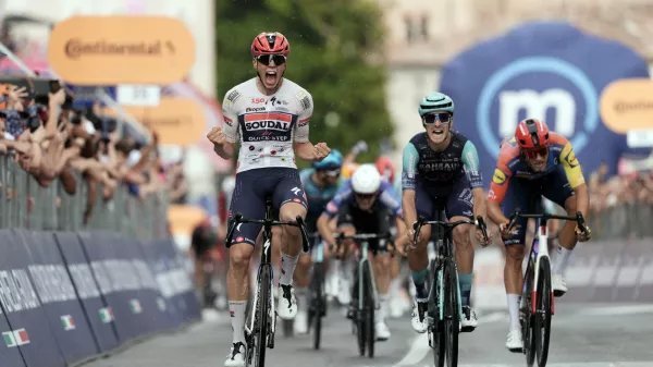 France's Paul Magnier of Soudal Quick-Step wins the 18th stage of the Giro d'Italia cycling race from Fai della Paganella to Pieve di Soligo, Italy, Thursday May 28, 2026. (Massimo PaoloneLaPresse via AP)