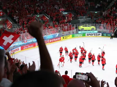 Ice Hockey - IIHF World Championships - Semi Final - Switzerland v Norway - Swiss Life Arena, Zurich, Switzerland - May 30, 2026 Switzerland players celebrate after the match REUTERS/Denis Balibouse