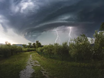 Tudi danes bo treskalo in grmelo / Foto: Istock