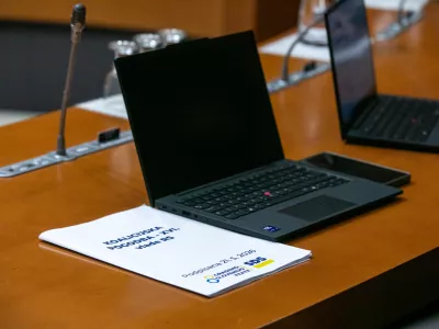Simbolična fotografija Koalicijska pogodba SDS1.6.2026 - predstavitev kandidata za ministra za izobraževanje, znanost in mladino Boruta Rončevića pred pristojnim odborom DZFoto: Luka Cjuha