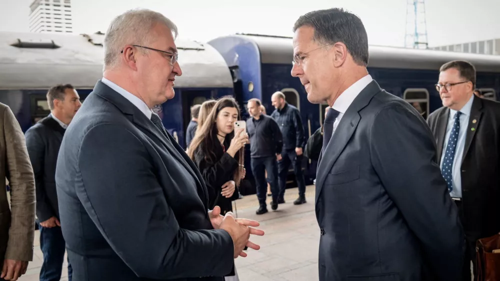 Ukrainian Foreign Minister Andrii Sybiha welcomes NATO Secretary General Mark Rutte after his arrival at a central railway station, amid Russia's attack on Ukraine, in Kyiv, Ukraine, June 3, 2026. Press Service of the Ministry of Foreign Affairs of Ukraine/Handout via REUTERS ATTENTION EDITORS - THIS IMAGE HAS BEEN SUPPLIED BY A THIRD PARTY.