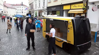 03.06.2026- robotska dostava, robot, poštaFoto: Tomaž Skale