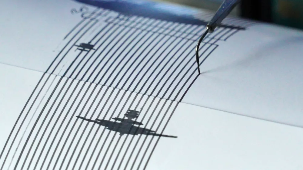 December 31, 2025, Bener Meriah, Aceh, Indonesia: A seismograph recorded the latest activity from Mount Bur Ni Telong at the Volcano Observation Post, Geological Agency, Center for Volcanology and Geological Hazard Mitigation (PVMBG), Bener Meriah, Aceh, Indonesia on Wednesday. Repeated earthquakes with the same epicenter on Tuesday night have raised the status of the Bur Ni Telong Volcano (2,624 meters above sea level) to Alert Level III.,Image: 1062490409, License: Rights-managed, Restrictions:, Model Release: no 