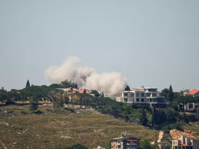 Smoke billows from southern Lebanon, following Israeli strikes, as seen from Nabatieh, Lebanon, June 4, 2026. REUTERS/Stringer