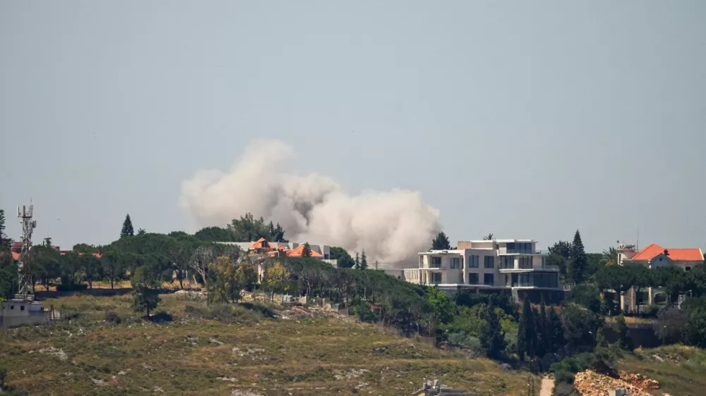 Smoke billows from southern Lebanon, following Israeli strikes, as seen from Nabatieh, Lebanon, June 4, 2026. REUTERS/Stringer