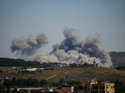 Smoke billows from southern Lebanon, following Israeli strikes, as seen from Nabatieh, Lebanon, June 4, 2026. REUTERS/Stringer