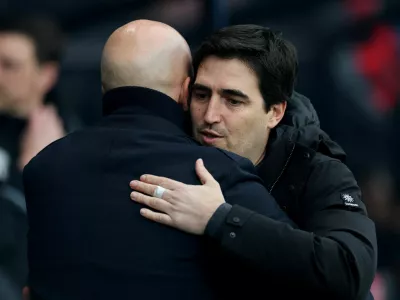 FILE PHOTO: Soccer Football - Premier League - AFC Bournemouth v Liverpool - Vitality Stadium, Bournemouth, Britain - February 1, 2025 Liverpool manager Arne Slot with AFC Bournemouth manager Andoni Iraola before the match Action Images via Reuters/Paul Childs EDITORIAL USE ONLY. NO USE WITH UNAUTHORIZED AUDIO, VIDEO, DATA, FIXTURE LISTS, CLUB/LEAGUE LOGOS OR 'LIVE' SERVICES. ONLINE IN-MATCH USE LIMITED TO 120 IMAGES, NO VIDEO EMULATION. NO USE IN BETTING, GAMES OR SINGLE CLUB/LEAGUE/PLAYER PUBLICATIONS. PLEASE CONTACT YOUR ACCOUNT REPRESENTATIVE FOR FURTHER DETAILS../File Photo