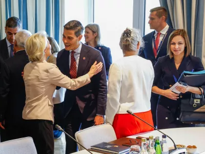 European Commission President Ursula von der Leyen and Dutch Prime Minister Rob Jetten greet each other on the day of a plenary session at the EU-Western Balkans Summit in Tivat, Montenegro, June 5, 2026. REUTERS/Stevo Vasiljevic