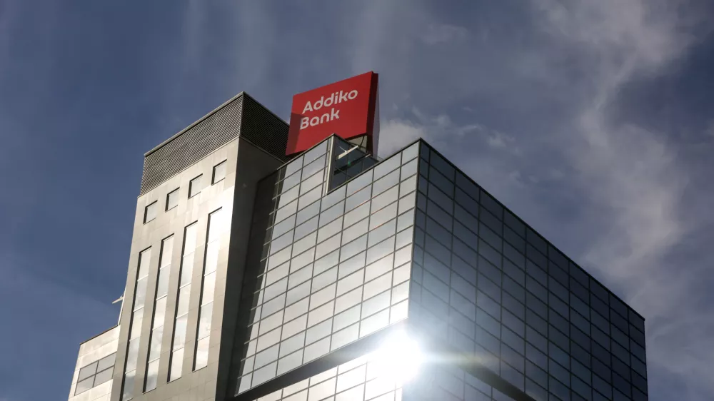 Prevzem Addiko Bank: o&scaron;kodovanje večine delničarjev v prid enega delničarja?