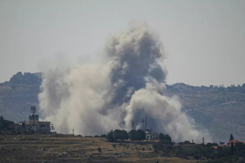Smoke billows from southern Lebanon, following Israeli strikes, as seen from Nabatieh, Lebanon, June 8, 2026. REUTERS/Stringer