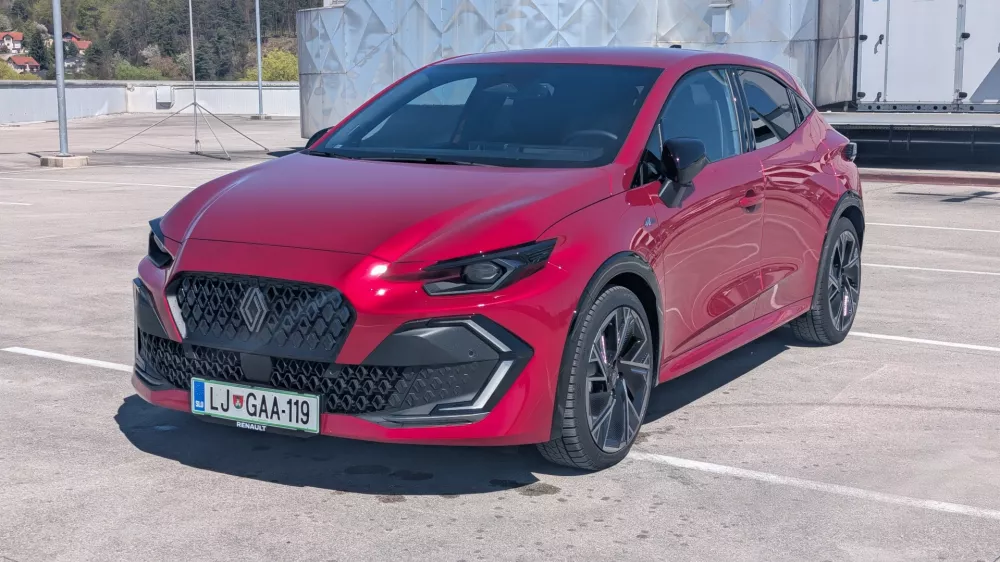 Renault clio full hybrid e-tech 160 espirit alpine. 