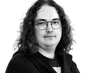 Ga&scaron;per Straži&scaron;ar- Redakcija Dnevnik 2024 - portreti za komentarje in kolumne - kolumnisti - komentatorji &ndash; novinarji - portret //FOTO: Luka Cjuha