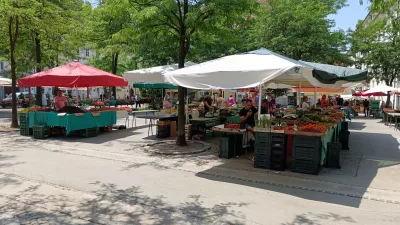 Če&scaron;nje, ljubljanska tržnica, sadje, branjevec, branjevka.