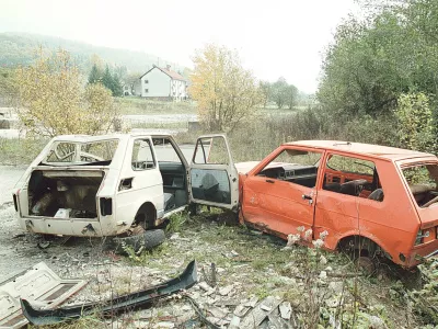 zapu&scaron;čeni avtomobili, / Foto: Arsen Perič