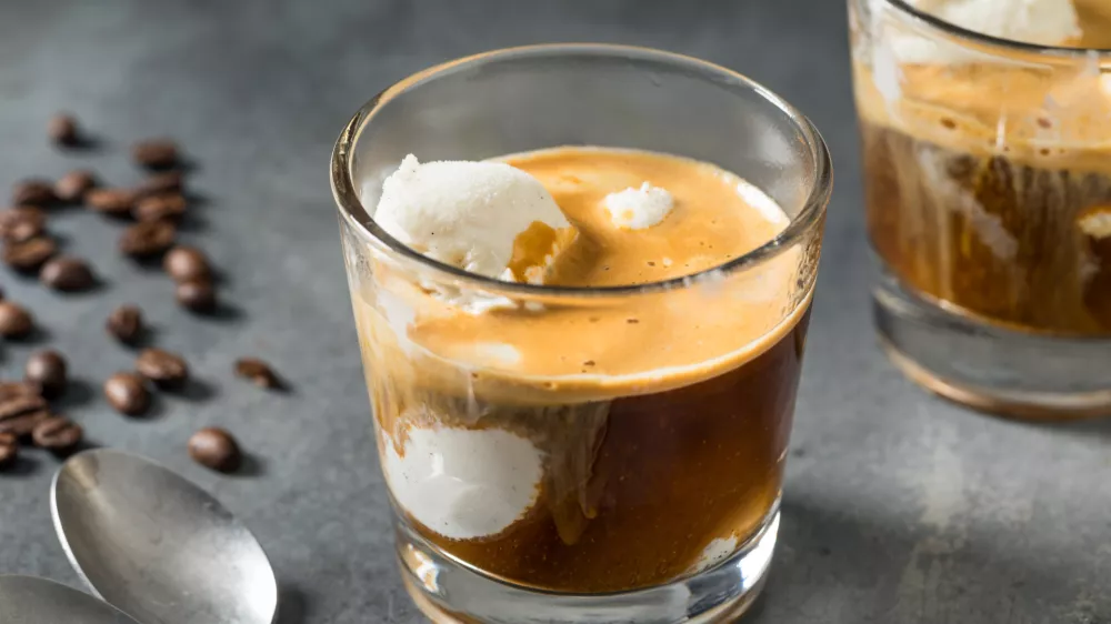 Homemade Coffee Affogato Gelato Ice Cream in a Cup / Foto: Bhofack2