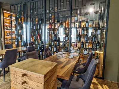 Evino bar in vinoteka / Foto: Miha First
