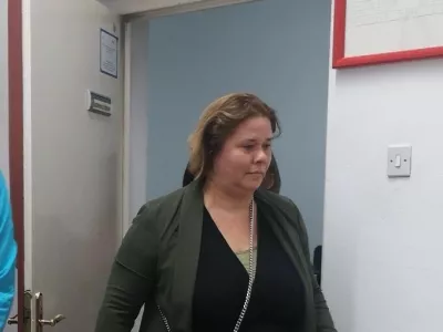 prihod v sodno dvorano / Foto: Mojca Marot