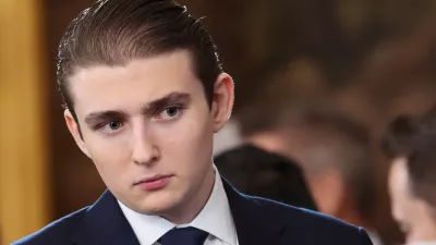 FILE - Barron Trump attends the 60th Presidential Inauguration in the Rotunda of the U.S. Capitol in Washington, Jan. 20, 2025. (Kevin Lamarque/Pool Photo via AP, File) / Foto: Kevin Lamarque