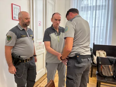 Zabodel svojo &ldquo;energetsko svetovalko&rdquo;: psiček ji je lizal rane