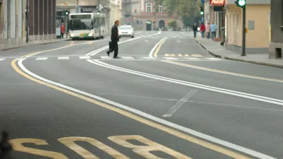 Dan brez avtomobila, prazna Slovenska cesta, avtobusno postajališče, //FOTO: Luka CjuhaOPOMBA: ZA OBJAVO V SOBOTNI PRILOGI - REPORTAŽA